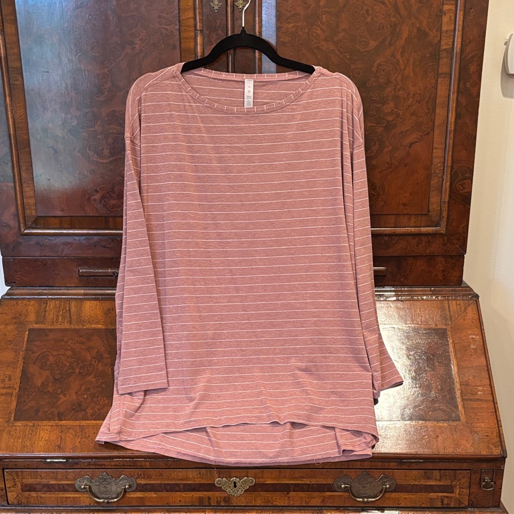 Lululemon women top